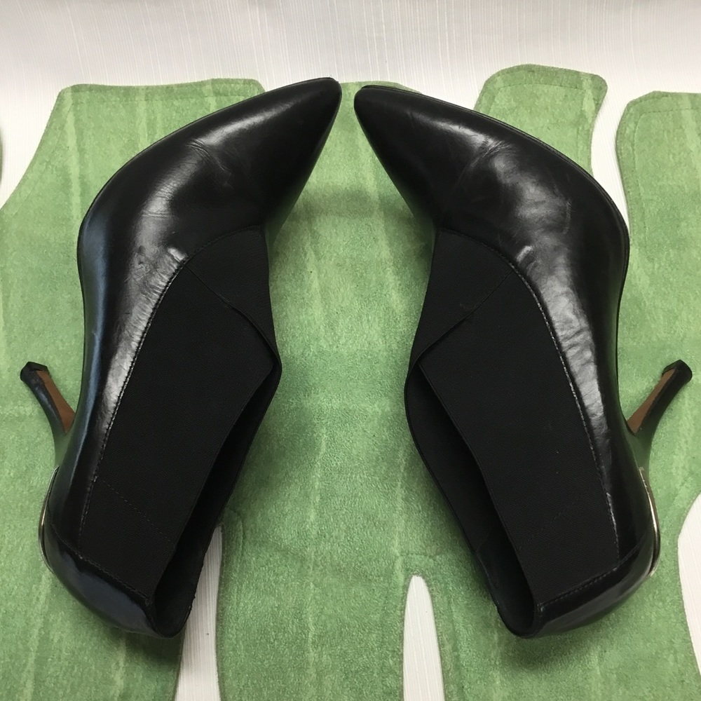 Donald J. Pliner Sleek Black Leather Heels - Picture 6 of 8